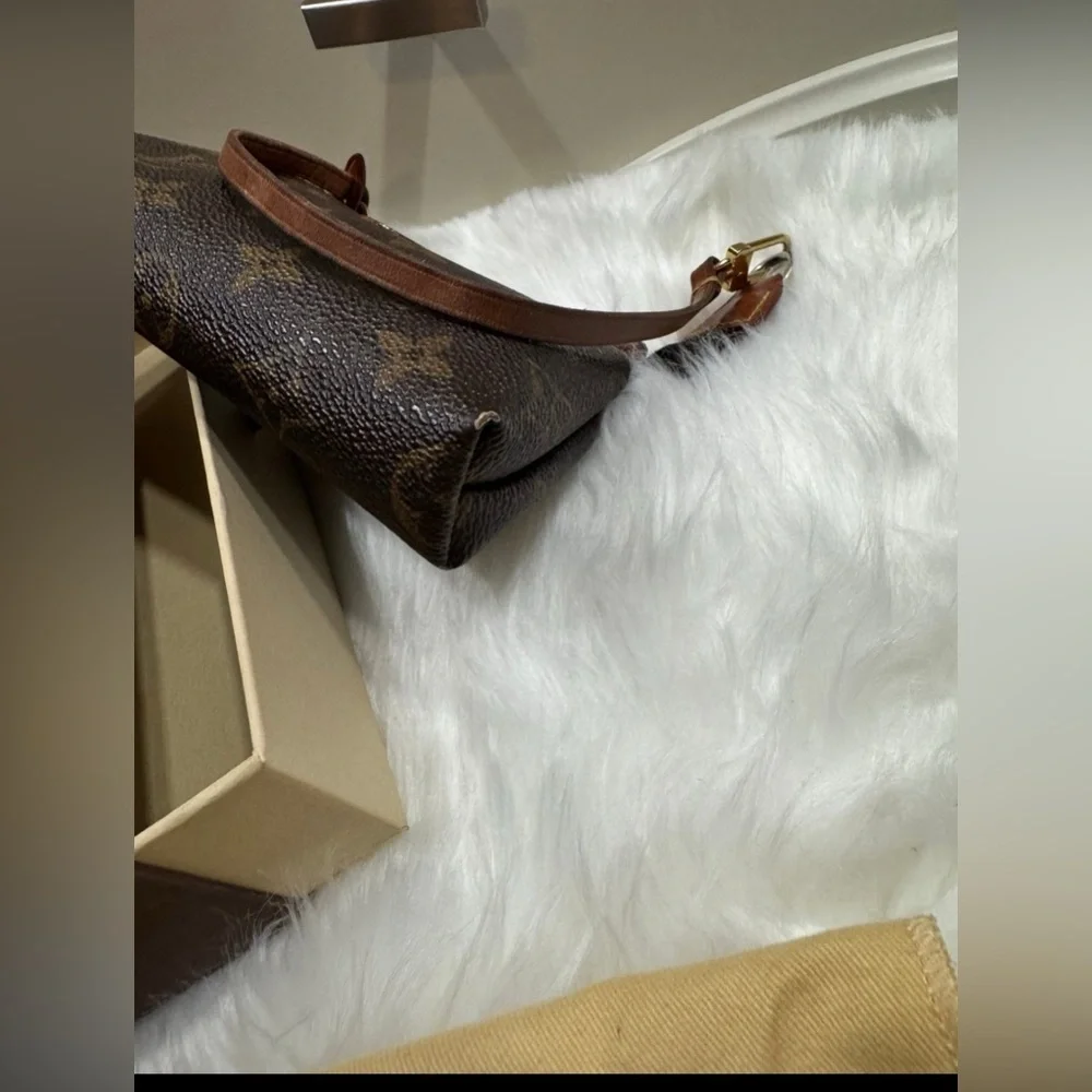Louis Vuitton Mini Delightful Shoulder bag